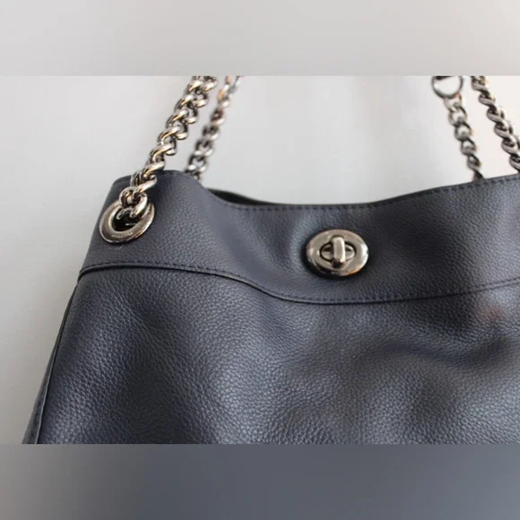 Coach Turn lock shoulder bag - Picture 2 of 15